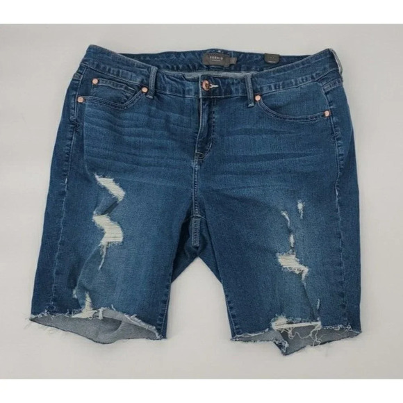 Torrid Distressed Raw Hem Bermuda Shorts Women's Size 18 Feel The Fit NWT - Picture 2 of 10